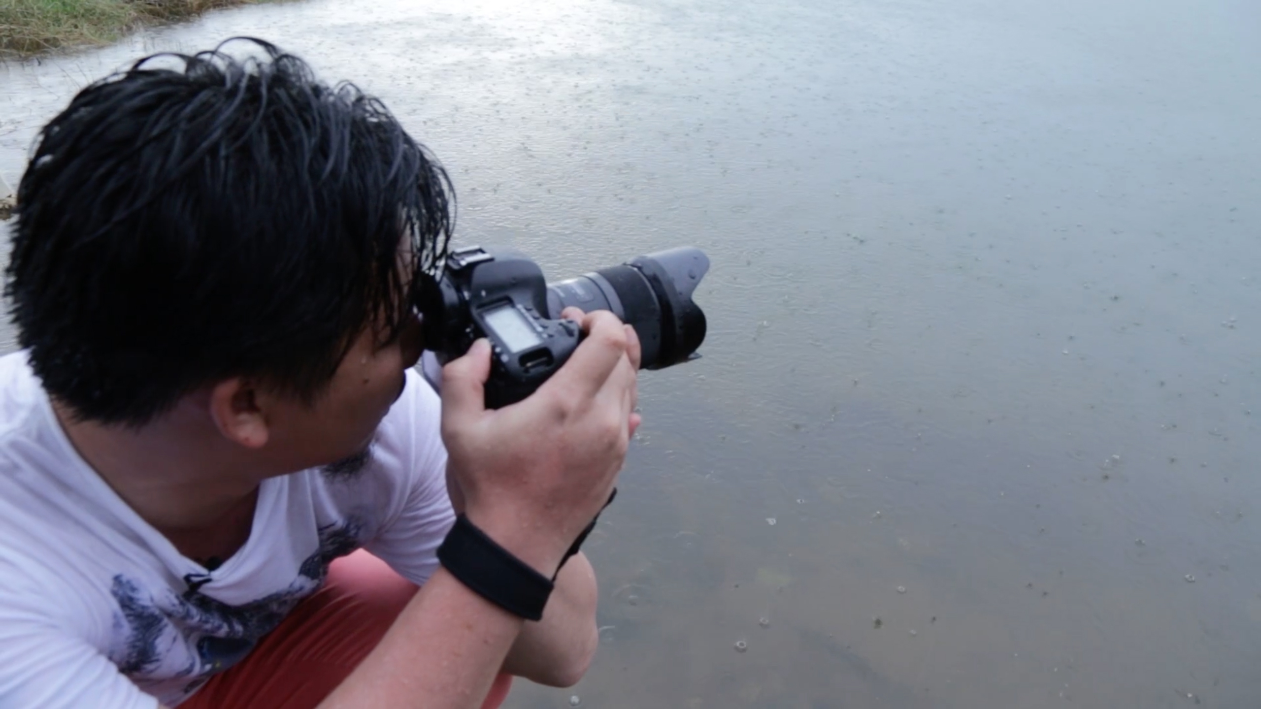 Chụp dưới mưa với Canon và Sigma